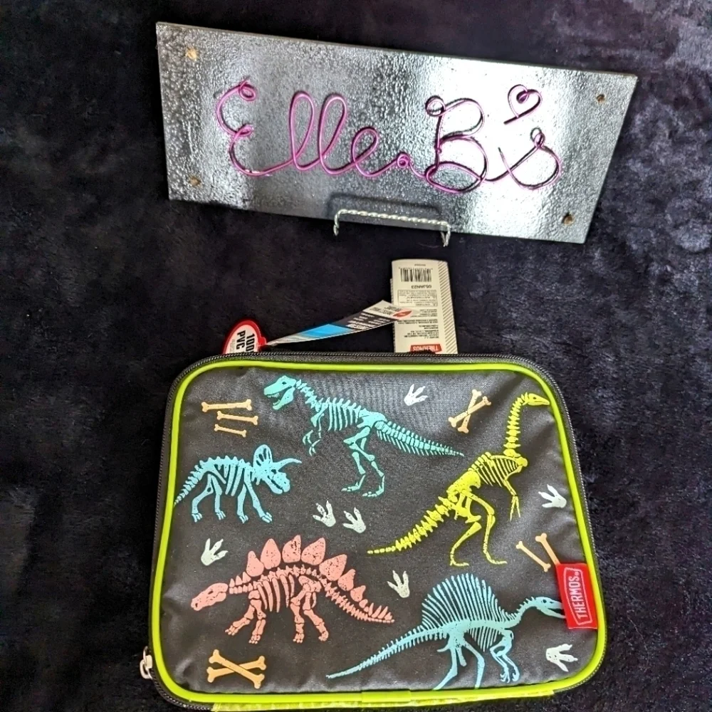 NWT Thermos Thermos Dino Lunchbox